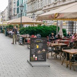 Gatebukk Sidewalk Display