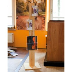 Brosjyrestativ av tre - H1